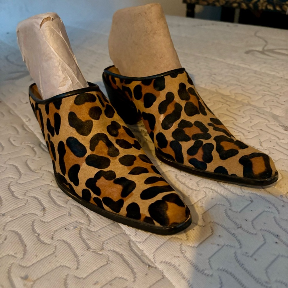 Stuart Weitzman pony skin leopard print mules size 9 regular width